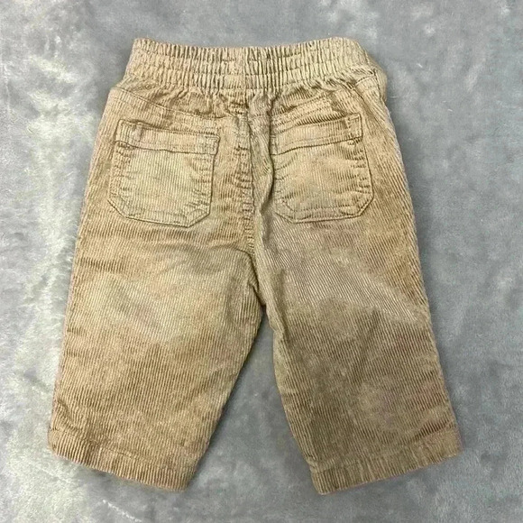 Old Navy  - 2 piece newborn outfit/set. Size 0-3 months - Picture 6 of 6